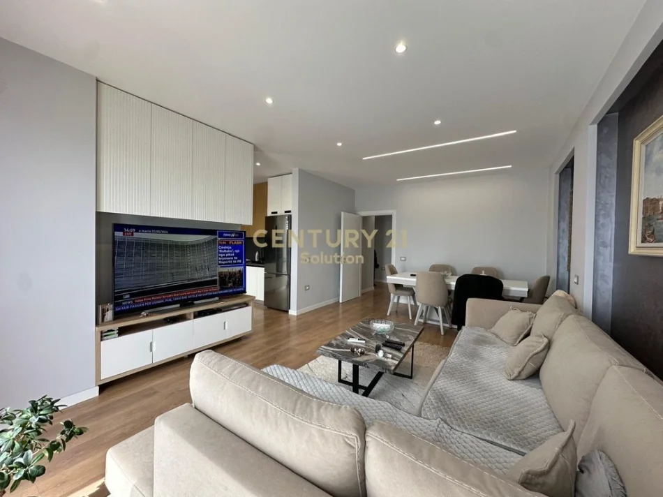 Tirane, shitet apartament 2+1+Ballkon Kati 9, 116 m² 195.000 € (astir)