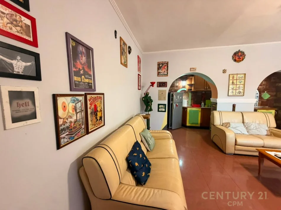 Tirane, jepet me qera apartament 1+1 Kati 3, 88 m² 650 € (Sheshi Willson)