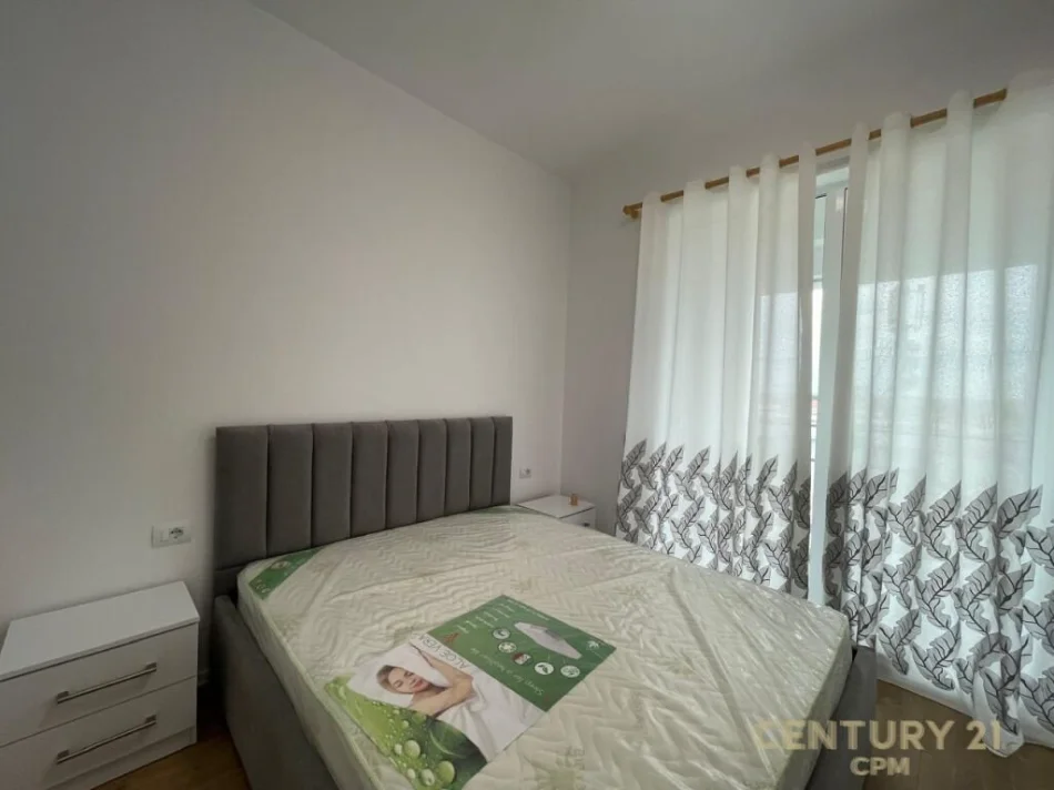 Tirane, jepet me qera apartament 2+1+Ballkon Kati 5, 100 m² 650 € (siri kodra 2)