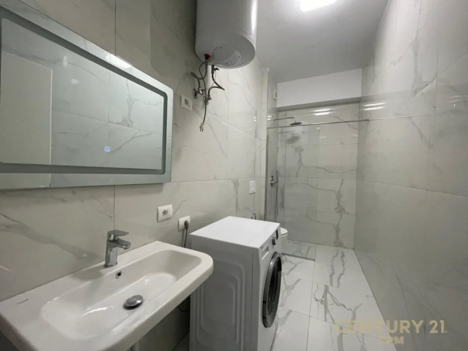 Tirane, jepet me qera apartament 2+1+Ballkon Kati 5, 100 m² 650 € (siri kodra 2)