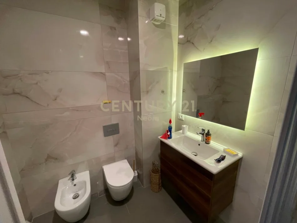 Tirane, jepet me qera apartament 1+1 Kati 2, 73 m² 650 € (laprake dritan hoxha)