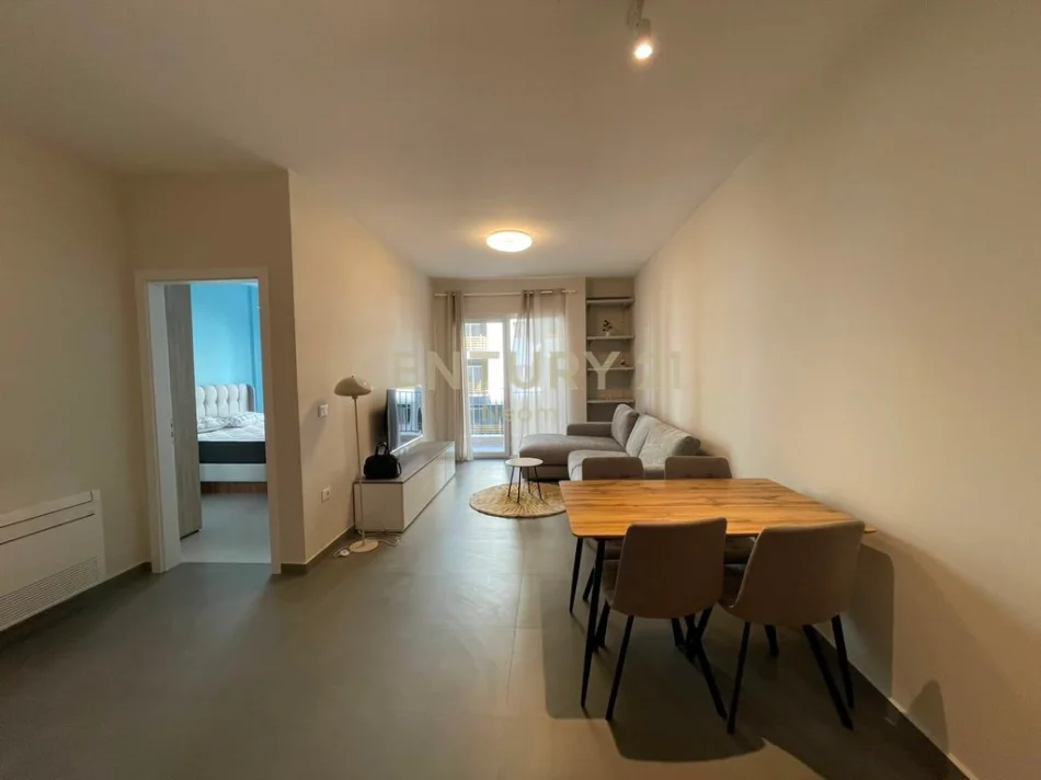 Tirane, jepet me qera apartament 1+1+Ballkon Kati 2, 73 m² 600 € (laprake)
