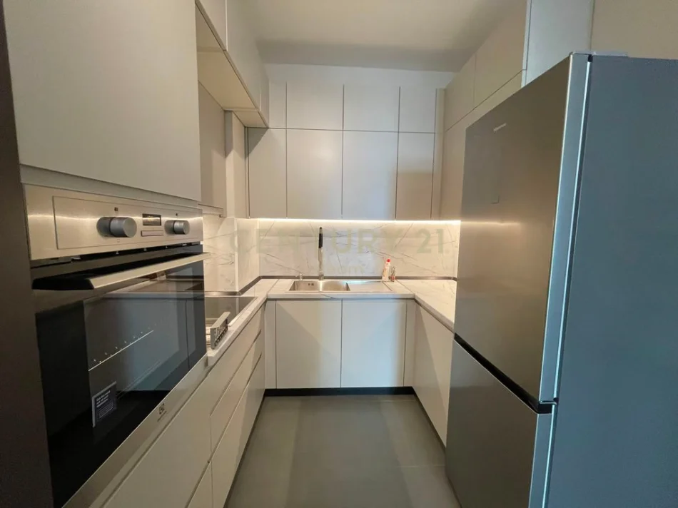 Tirane, jepet me qera apartament 1+1+Ballkon Kati 2, 73 m² 600 € (laprake)