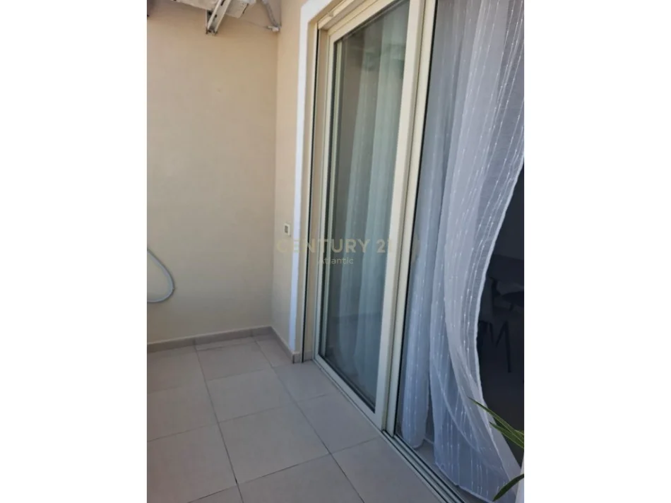 Durres, jepet me qera apartament 1+1 Kati 8, 70 m² 500 € (Plazh,Durres)