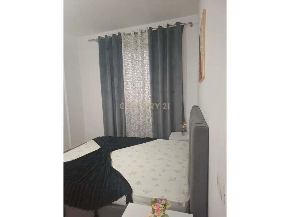 Durres, jepet me qera apartament 1+1 Kati 8, 70 m² 500 € (Plazh,Durres)
