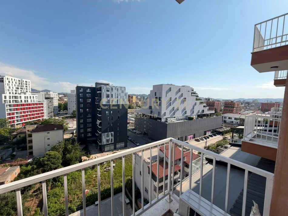 Tirane, jepet me qera apartament 2+1+Ballkon Kati 8, 85 m² 650 € (5 maji)