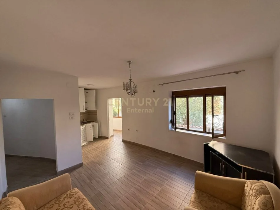 Tirane, shes apartament 1+1 Kati 2, 71 m² 109.000 € (Laprake)