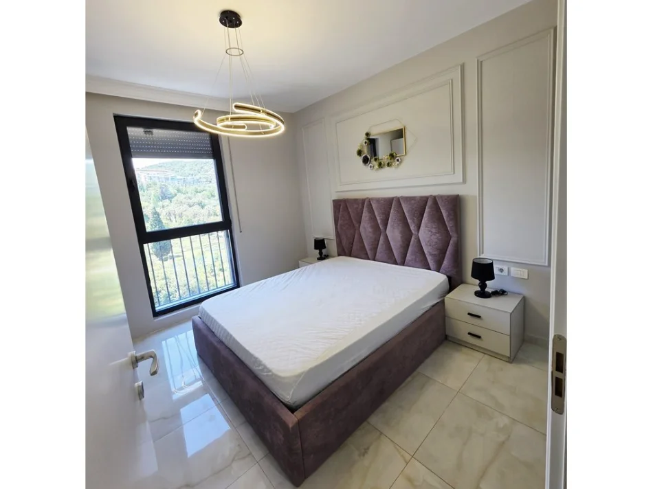 Tirane, jepet me qera apartament 1+1 Kati 8, 70 m² 800 € (komuna e parisit prane kompleksit dinamo)