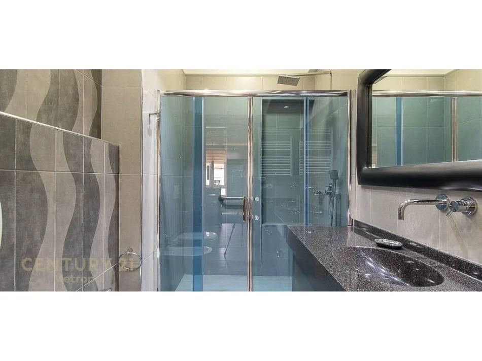 Tirane, jepet me qera apartament 2+1 Kati 4, 190 m² 1.950 € (myslym shyri)