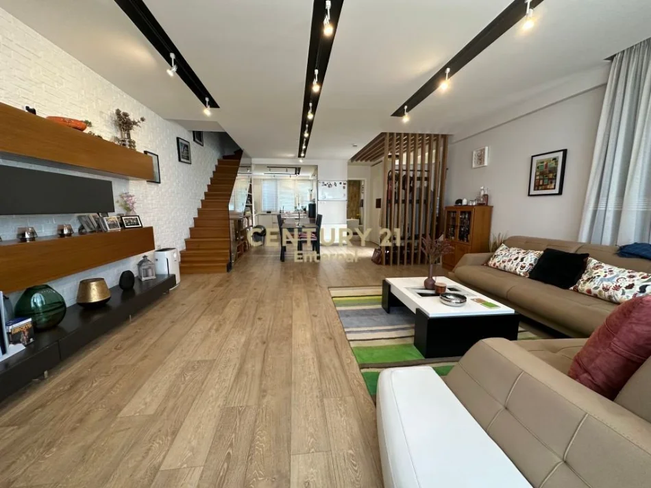 Tirane, jepet me qera apartament 3+1+Ballkon Kati 1, 170 m² 1.400 € (kodra e diellit 1)