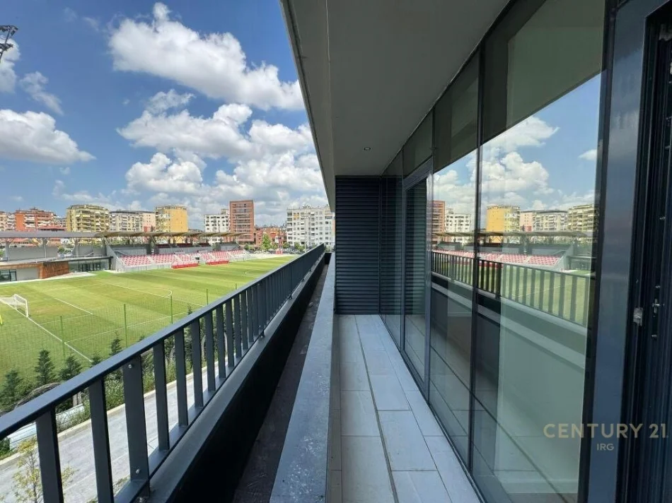 Tirane, jepet me qera ambjent biznesi Kati 2, 130 m² 1.500 € (Lake View, Rruga e Kosovareve)