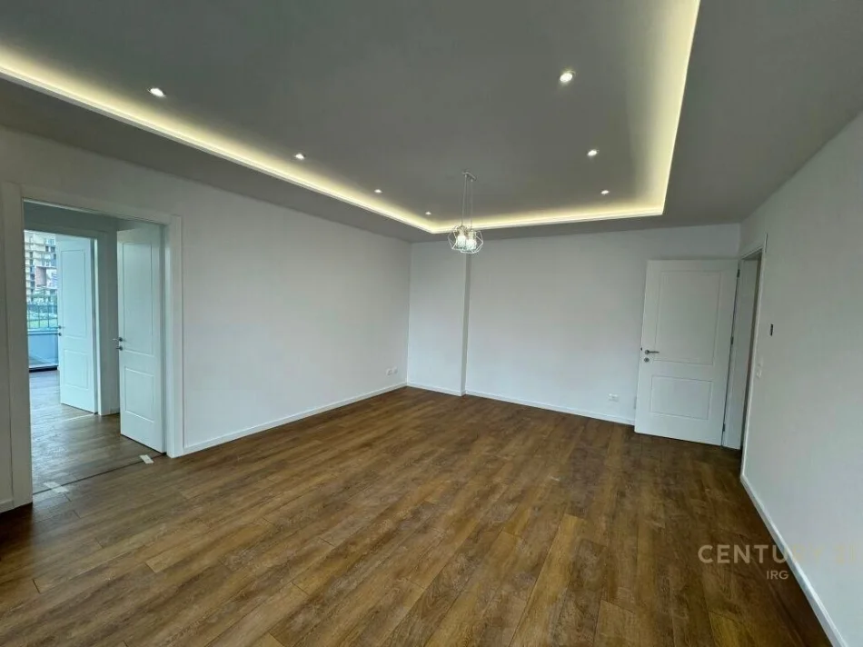 Tirane, jepet me qera ambjent biznesi Kati 2, 130 m² 1.500 € (Lake View, Rruga e Kosovareve)