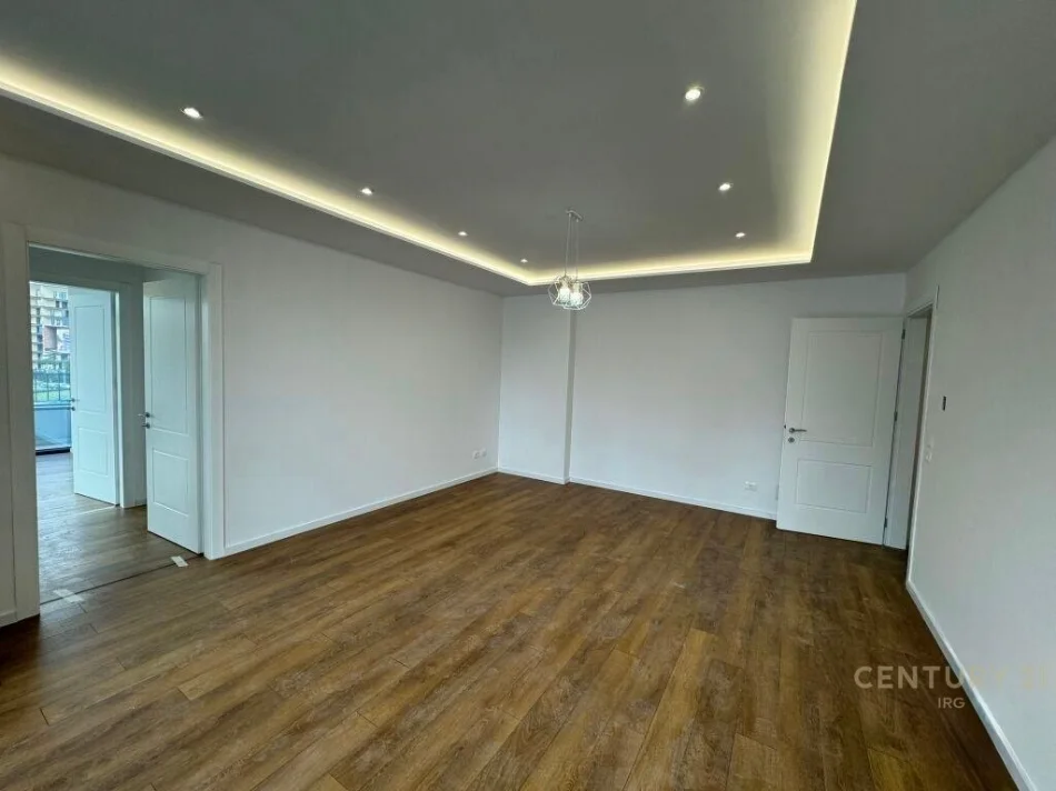 Tirane, jepet me qera zyre Kati 3, 130 m² 1.500 € 