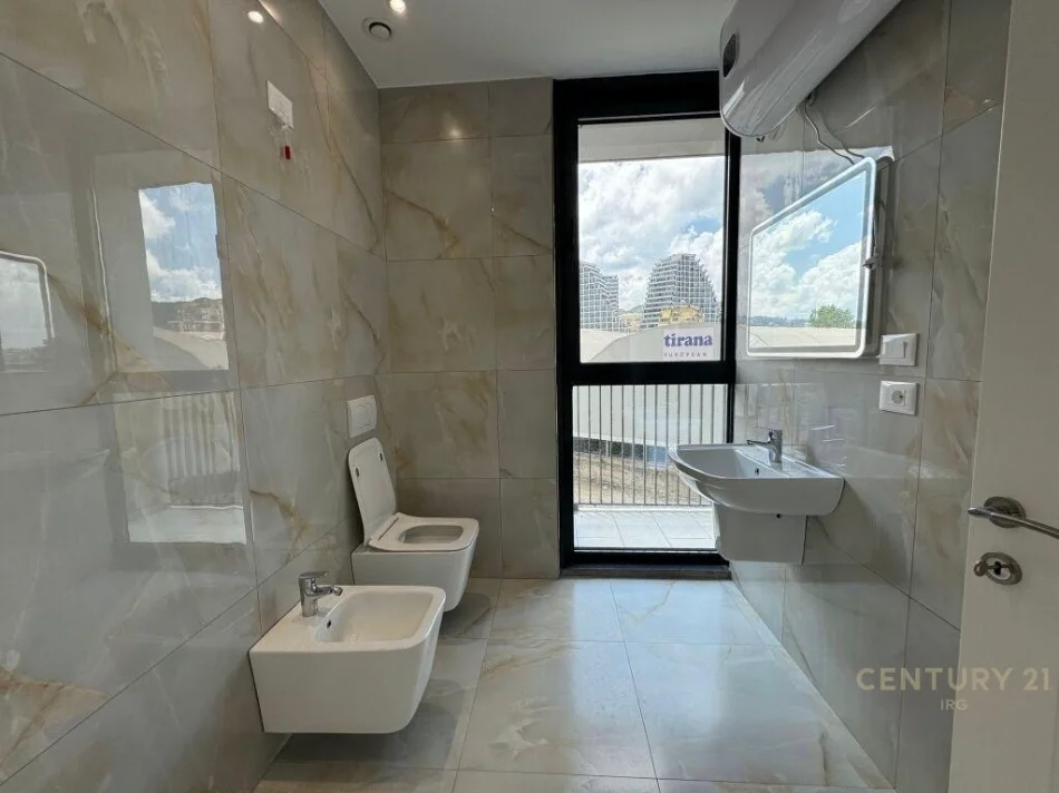 Tirane, jepet me qera zyre Kati 3, 130 m² 1.500 € 