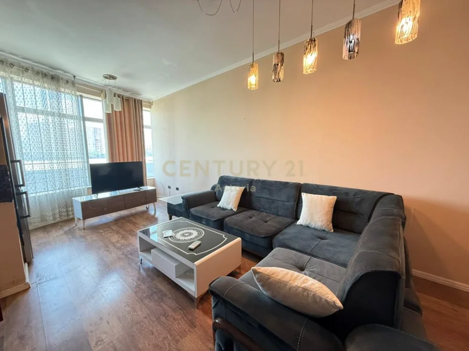 Tirane, jepet me qera apartament Kati 2, 92 m² 450 € (Casa Italia)