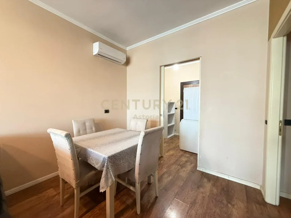 Tirane, jepet me qera apartament Kati 2, 92 m² 450 € (Casa Italia)