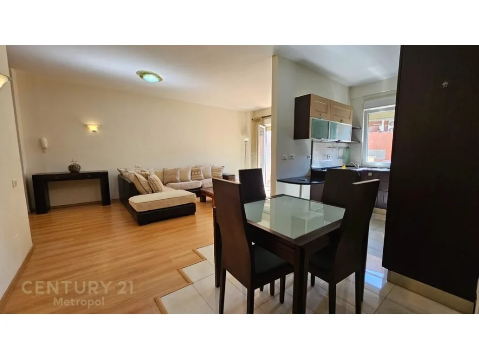 Tirane, jepet me qera apartament 2+1 Kati 2, 110 m² 800 € (myslym shyri)