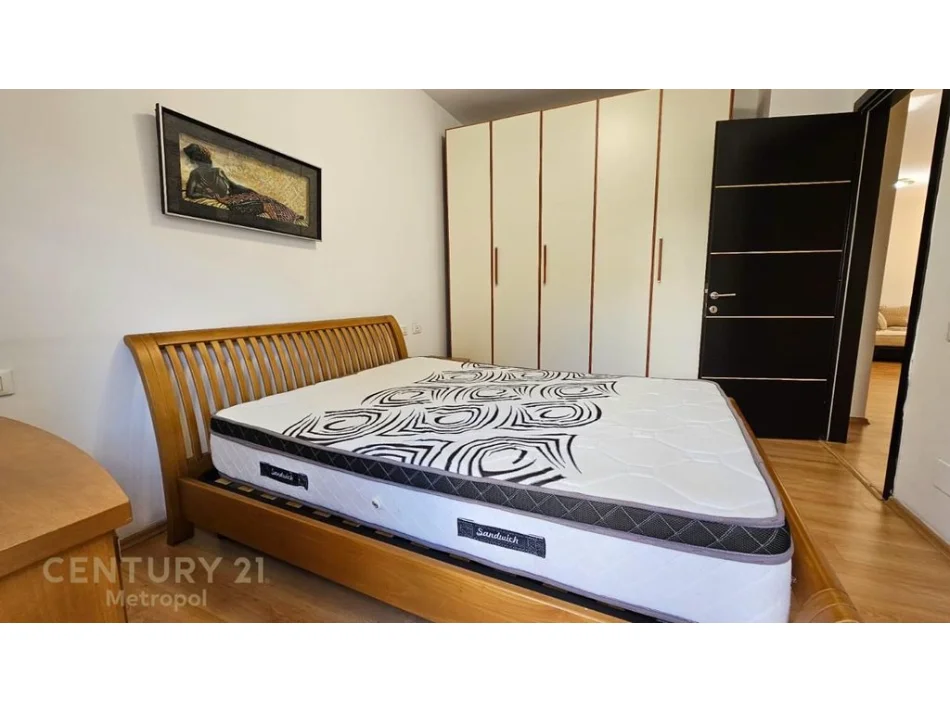 Tirane, jepet me qera apartament 2+1 Kati 2, 110 m² 800 € (myslym shyri)