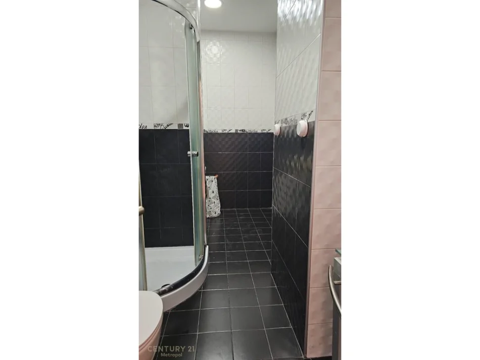 Tirane, jepet me qera apartament 2+1 Kati 2, 110 m² 800 € (myslym shyri)