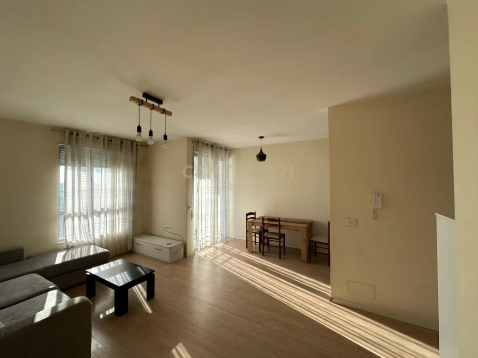 Tirane, jepet me qera apartament 2+1 Kati 6, 95 m² 600 € (MATERNITETI i RI)
