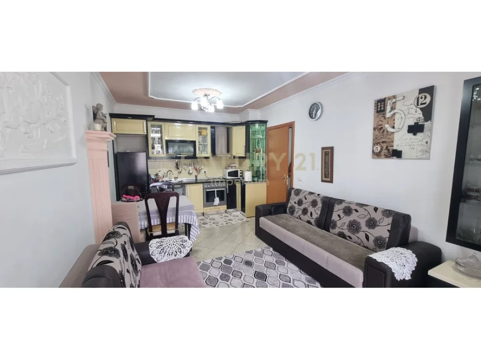 Tirane, jap me qera apartament Kati 1, 100 m² 450 € (Pallatet Cabej)