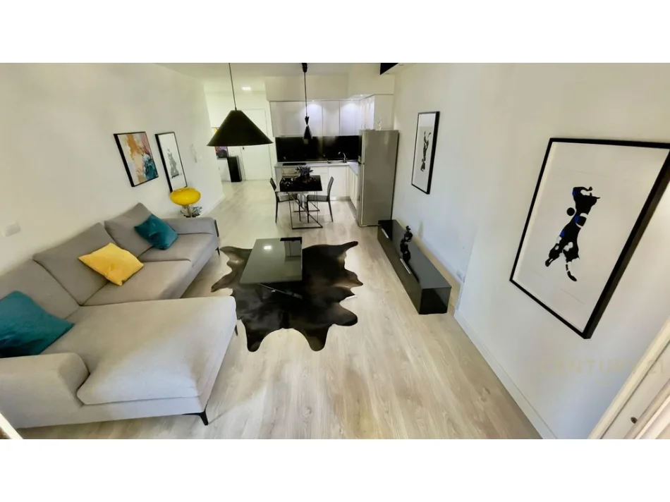 Tirane, jap me qera apartament 1+1 Kati 2, 76 m² 650 € (Rruga e Kavajes)