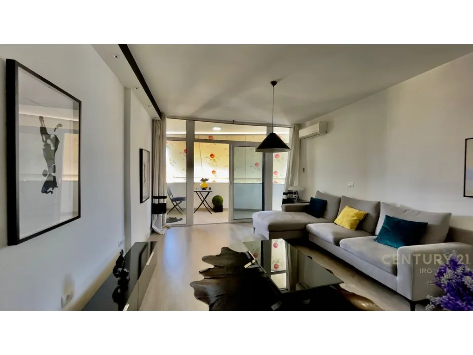 Tirane, jap me qera apartament 1+1 Kati 2, 76 m² 650 € (Rruga e Kavajes)