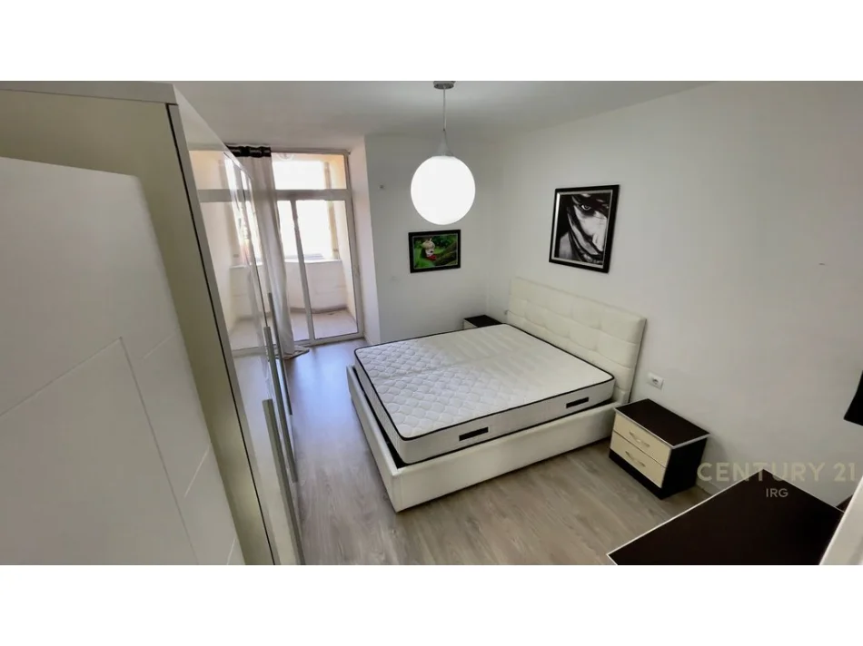 Tirane, jap me qera apartament 1+1 Kati 2, 76 m² 650 € (Rruga e Kavajes)