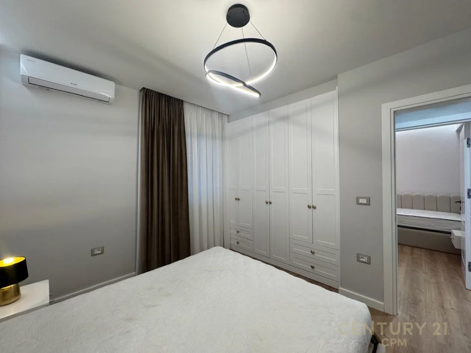 Tirane, jepet me qera apartament 2+1 Kati 5, 77 m² 900 € (rruga e dibres)