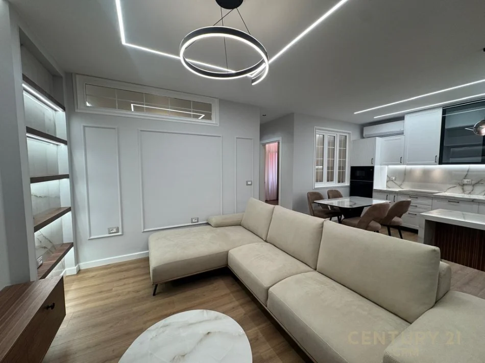 Tirane, jepet me qera apartament 2+1 Kati 5, 77 m² 900 € (rruga e dibres)