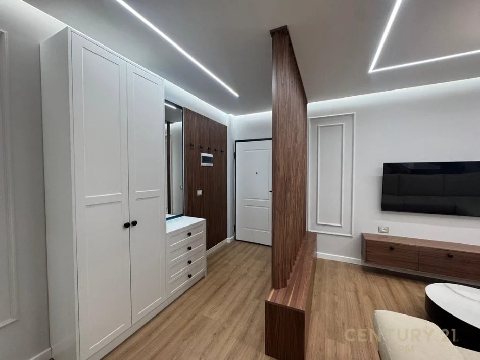 Tirane, jepet me qera apartament 2+1 Kati 5, 77 m² 900 € (selvia rruga e dibres)