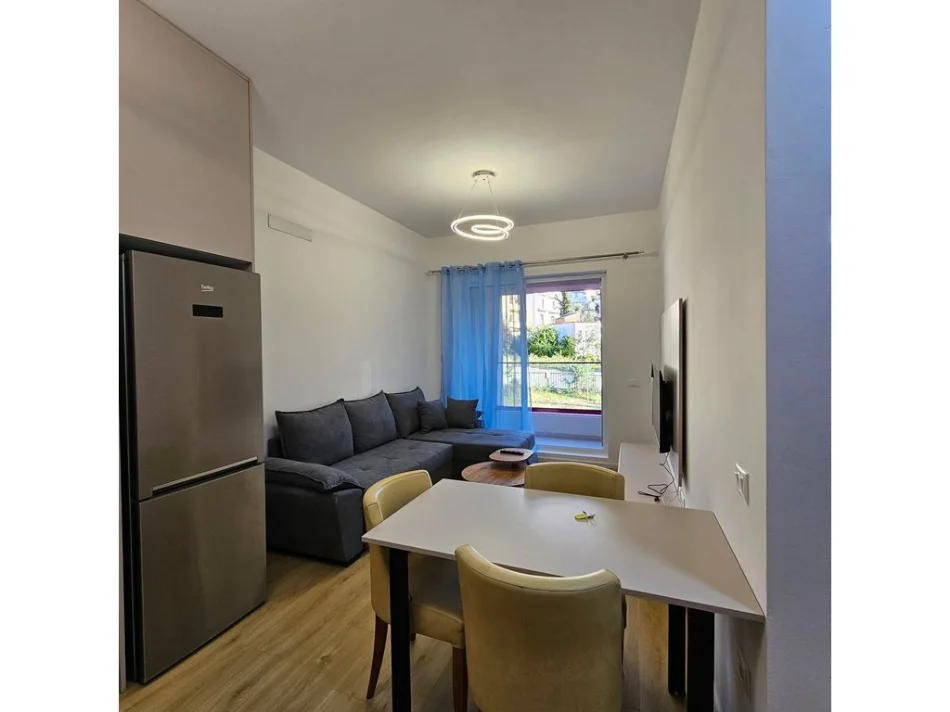 Tirane, jepet me qera apartament 1+1+Ballkon Kati 4, 55 m² 550 € (Pasho Hysa)