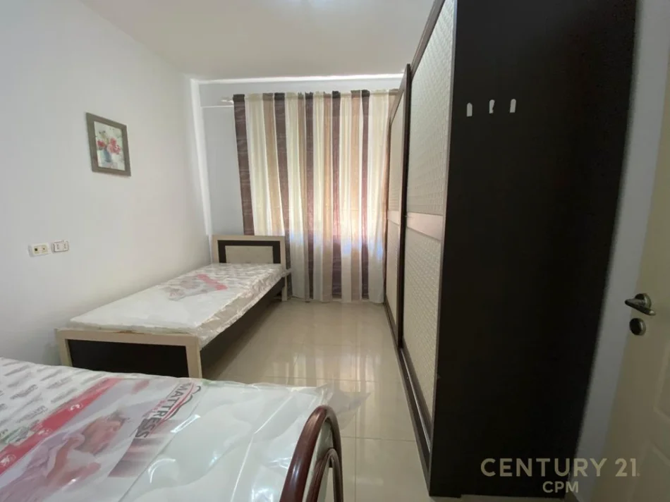 Tirane, jepet me qera apartament 2+1+Ballkon Kati 2, 80 m² 500 € (5 maji)