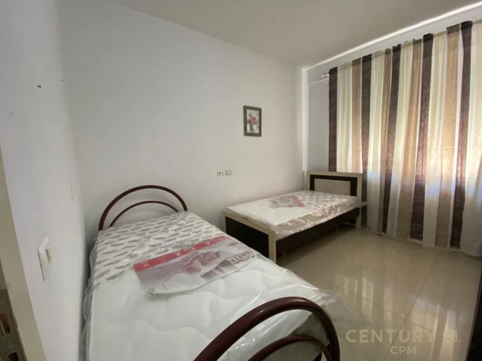 Tirane, jepet me qera apartament 2+1+Ballkon Kati 2, 80 m² 500 € (5 maji)