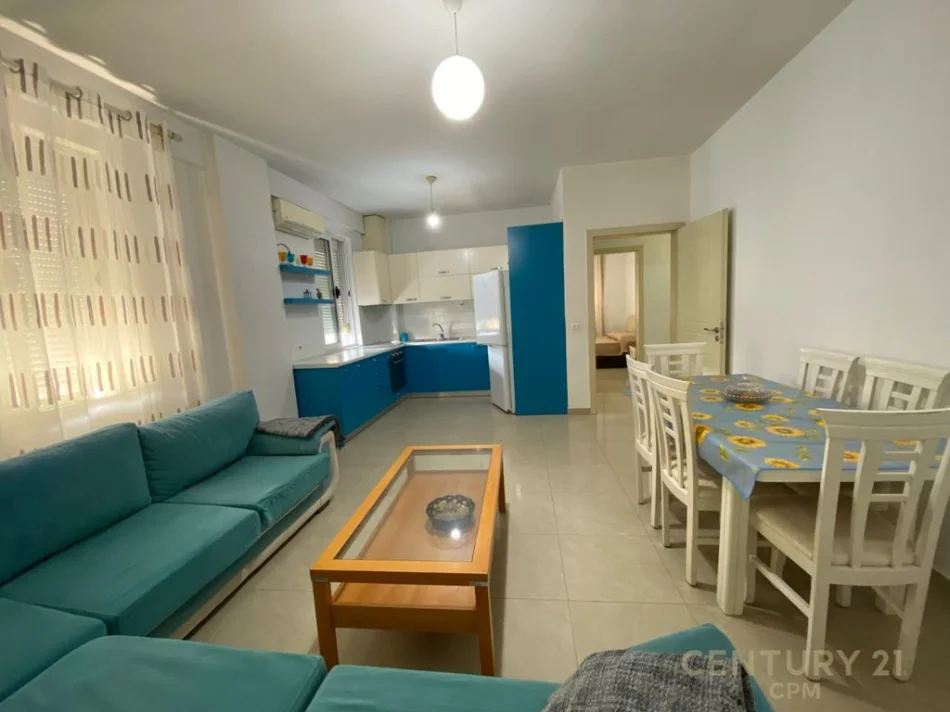 Tirane, jepet me qera apartament 2+1+Ballkon Kati 2, 80 m² 500 € (5 maji)