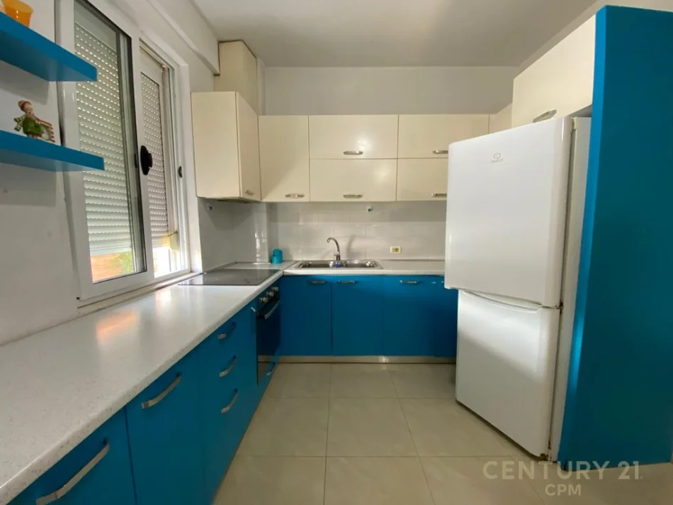 Tirane, jepet me qera apartament 2+1+Ballkon Kati 2, 80 m² 500 € (5 maji)