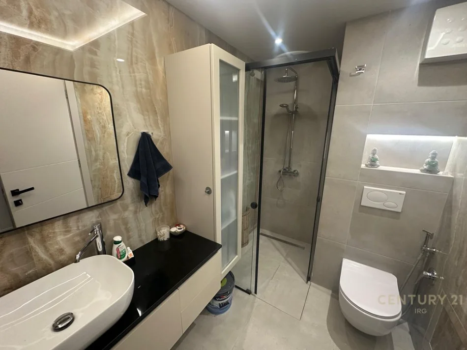 Tirane, jepet me qera apartament 1+1 Kati 4, 62 m² 800 € 