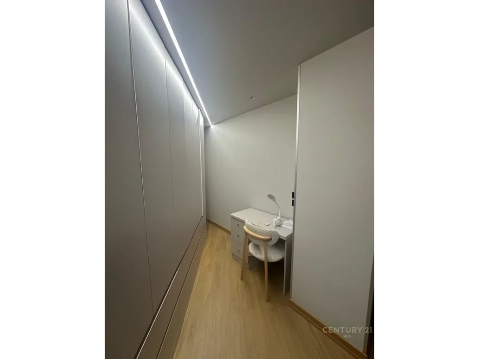 Tirane, jepet me qera apartament 1+1 Kati 4, 62 m² 800 € 