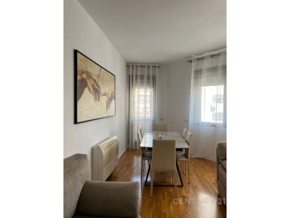 Tirane, jepet me qera apartament 2+1 Kati 2, 120 m² 1.300 € (Rruga e barrikadave)