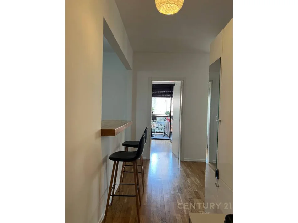 Tirane, jepet me qera apartament 2+1 Kati 2, 120 m² 1.300 € (Rruga e barrikadave)