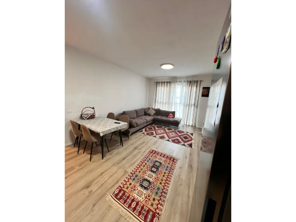 Tirane, shitet apartament 2+1 Kati 6, 92 m² 152.000 € (Astir)