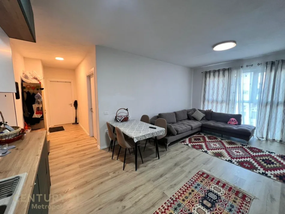 Tirane, shitet apartament 2+1 Kati 6, 92 m² 152.000 € (Astir)