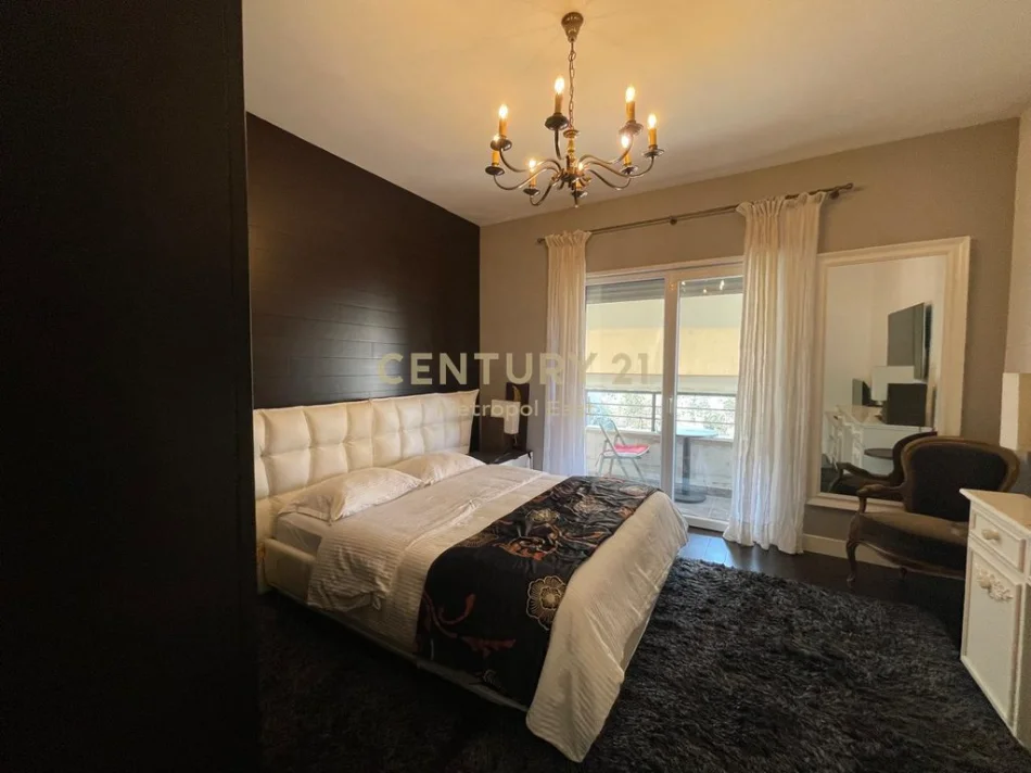Tirane, jepet me qera Vile Vile 3 Katshe Kati 4, 502 m² 3.000 € 