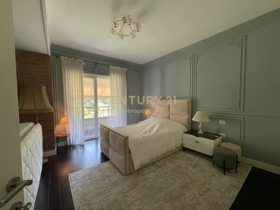Tirane, jepet me qera Vile Vile 3 Katshe Kati 4, 502 m² 3.000 € 