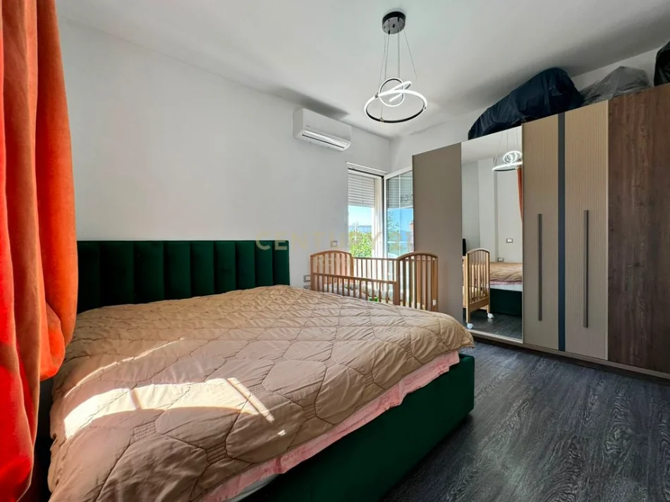Tirane, jepet me qera apartament duplex Kati 1, 65 m² 500 € (Sauk i Ri)