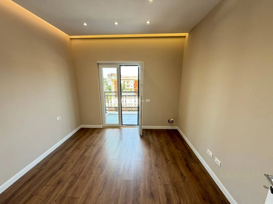 Tirane, shitet apartament 1+1 Kati 3, 72 m² 135.000 € 