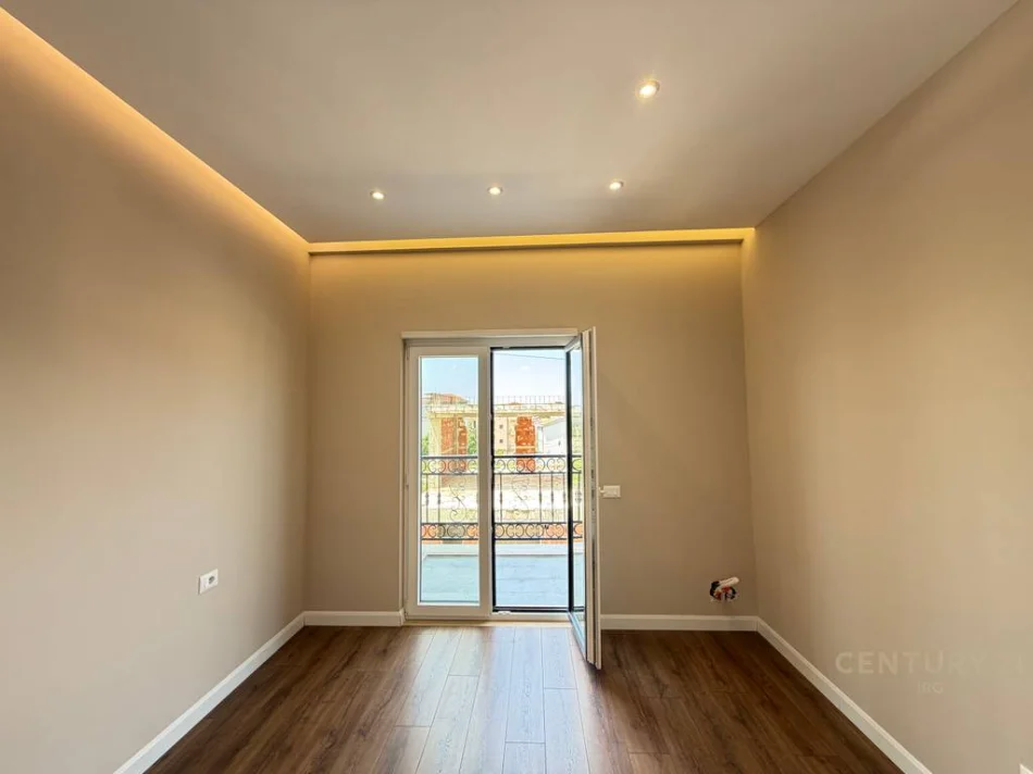Tirane, shitet apartament 1+1 Kati 3, 72 m² 135.000 € 