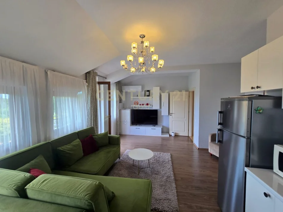 Tirane, jepet me qera apartament 2+1+Ballkon Kati 3, 116 m² 900 € 