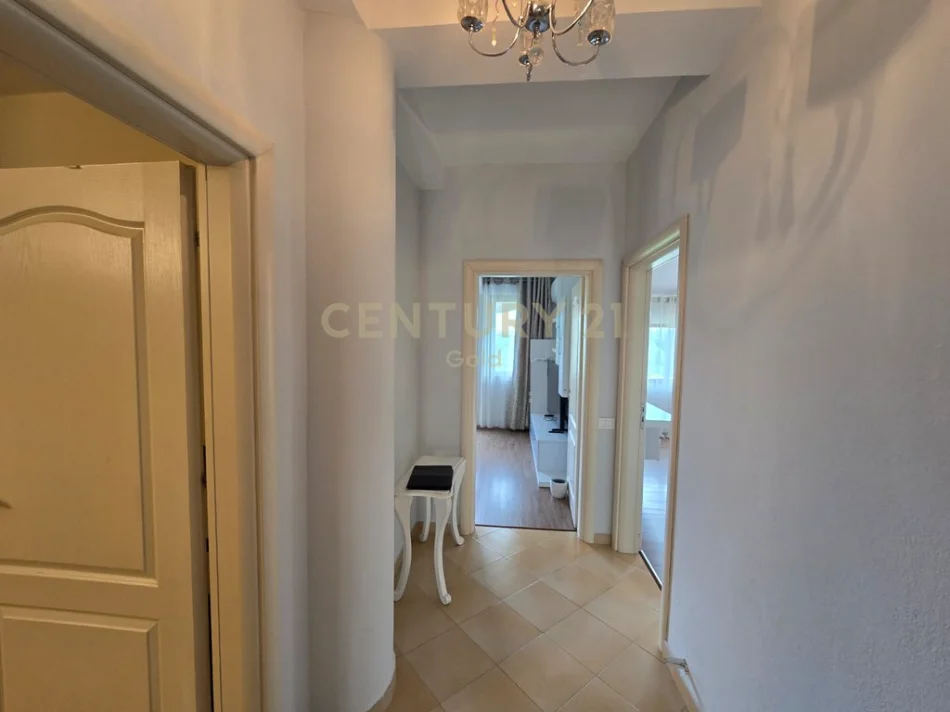 Tirane, jepet me qera apartament 2+1+Ballkon Kati 3, 116 m² 900 € 