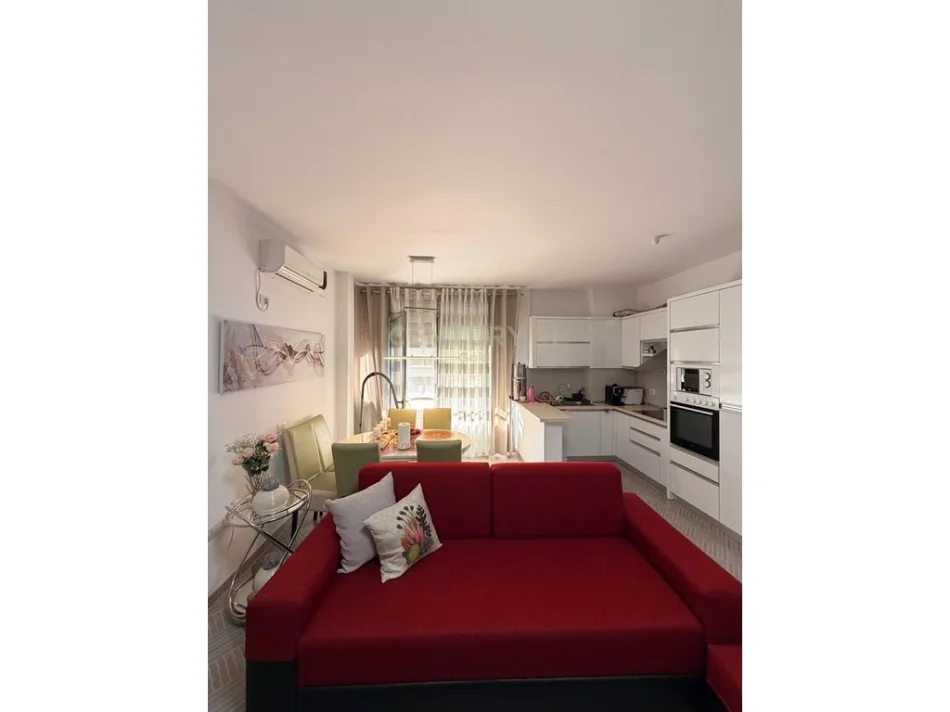 Tirane, jepet me qera apartament 1+1+Ballkon Kati 3, 60 m² 470 € 